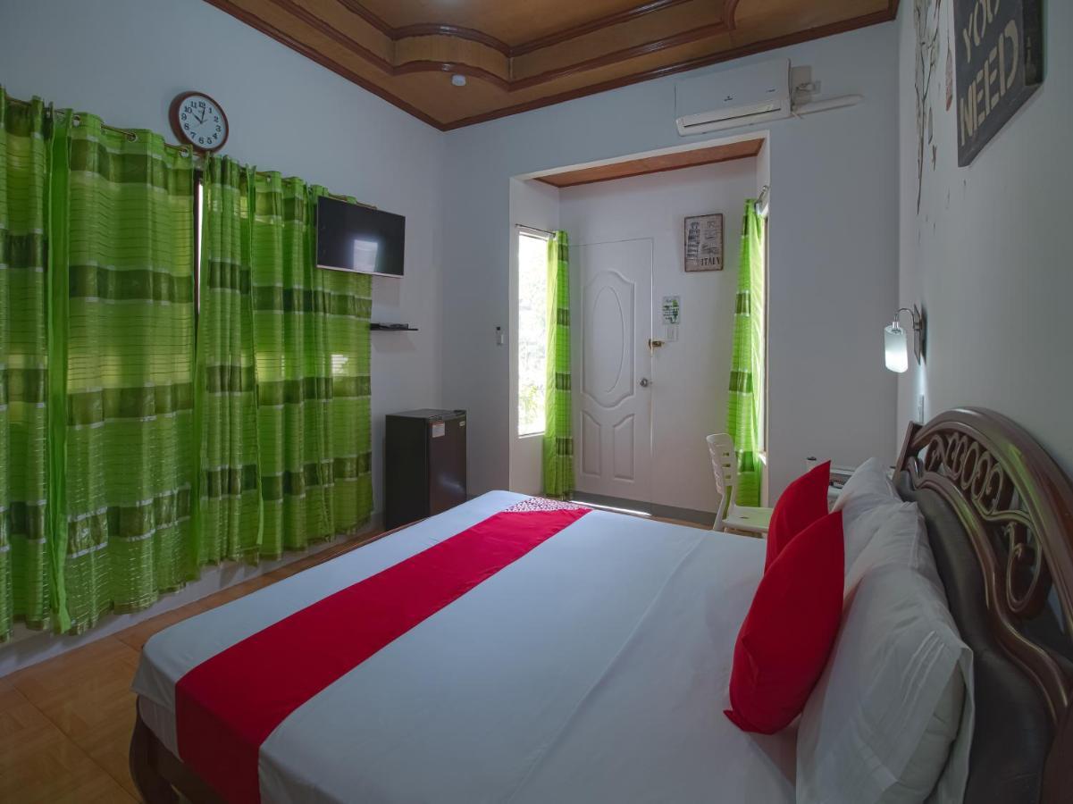 Oyo 771 Darius' Residences Moalboal Extérieur photo