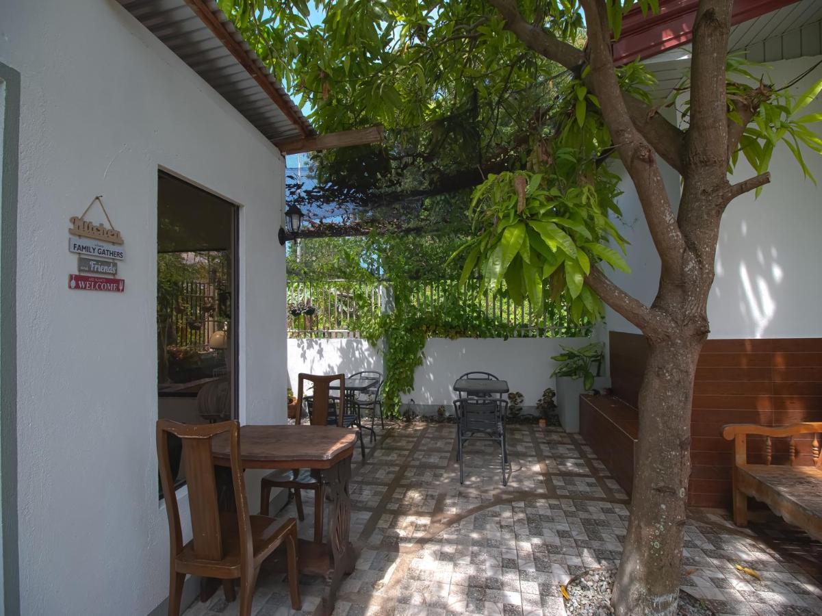 Oyo 771 Darius' Residences Moalboal Extérieur photo